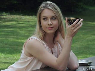 Alecia Fox quyến rũ cho một fuck lãng mạn của người yêu cô sừng