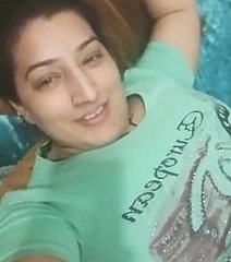 بھارتی چھوٹا لذات اس کے جنسی طلب