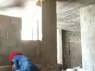 chị gái và anh trai Pakistan fucked trong sân của họ