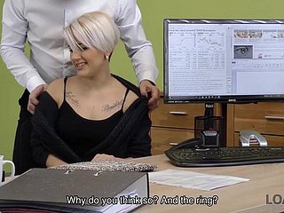 Lussy Sweet işletmesi için paraya ihtiyacı seduces kredi yöneticisi yüzden