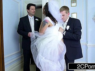 โป๊ฮังการีเจ้าสาวเพื่อจะ Simony เพชร Fucks ของเธอคนที่ดีที่สุดของสามี