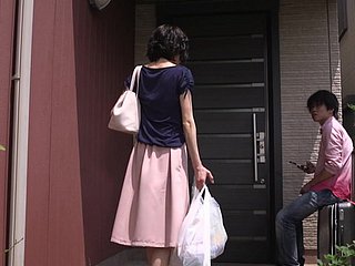 ناضجة الرومي موشيزوكي يعرف كيفية التعامل مع من الصعب الديك