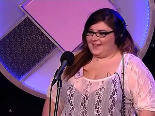 Howard Stern Whore Yarışması, 21 yaşındaki s. Craigslist, bar ve swinger kulüplerinde 100 adamla
