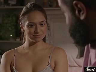 Milf aux gros seins pilés dur par une grosse bite noire
