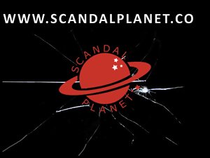 Alyssa Milano เปลือยในนอกขอบเขตภาพยนตร์ - ScandalPlanet