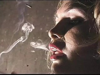 tranny domina trói buộc cô ấy ra khỏi