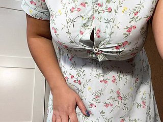 Domineer Eva liebt es, ihre Muschi mit ihren Fingern, Dirty Talk, Evas lautem Stöhnen zu masturbieren
