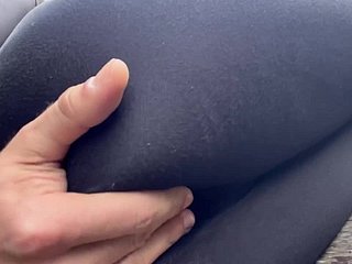 Young Hot Sarışın Develop b publish Park'ta KEDİ ile oynamama izin veriyor - Riskli Halk Pov
