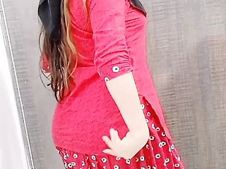 Bà nội trợ loại bỏ Shalwar Kameez cho bạn trai của cô ấy