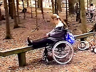 Menina deficiente ainda é sexy.flv