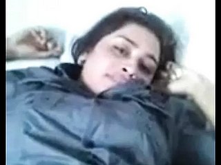 Tia recém -casada faz sexo comigo