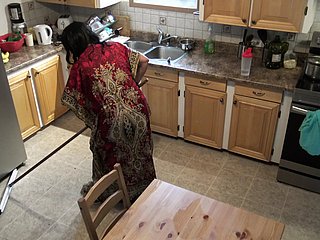Пакистанская горничная занимается тяжелым сексом с британским боссом