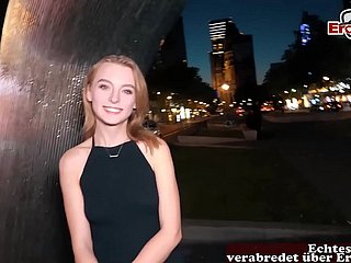 本物のfuckdateで小さなおっぱいを持つかわいいドイツのブロンドティーン
