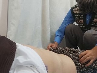 O pedagogue barbudo fode a pornografia turca árabe