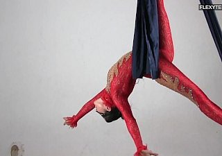 لچکدار عریاں بیب ایگنس فیہر