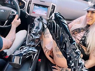 Zboczona blond MILF old woman ochotę na seks dziś wieczorem