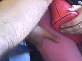 Arrimon Enxocada Grubu Dokunmatik Otobüs Boobs ve Bacaklar
