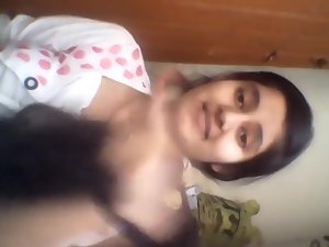 GF avec des seins parfaits