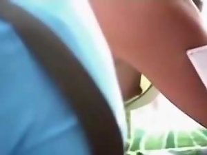 बार, कैफे में Downblouse एक ओर का चित्र बिग निपल्स