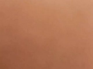 موٹے چینی نانی بھاڑ میں جانے کے لیے تیار ہو رہی ہیں۔