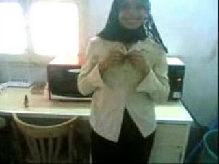فتاة عربية مثيرة