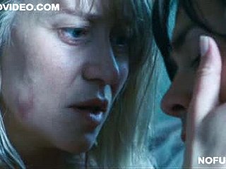 Hot Triplet Dyrholm 'A Soap' کے ایک منظر میں مکمل طور پر برہنہ