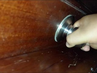 寝ている間に巨尻の義母を盗撮