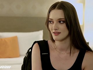 ニュー・センセーションズ - ホテルでのミスでチンポをしゃぶられ、犯される（オリヴィア・マディソン）
