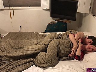 義母と義理の息子がベッドを共にする - エリン・エレクトラ