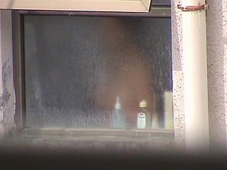 Vom Balkon ausspioniert, reiche Titten