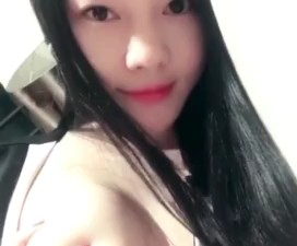 아시아 섹시한 여자 플래시 가슴