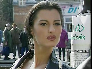 ला ragazza डेल कबीले (1995) अनीता गोरा के साथ