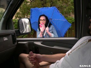 Scarlett \ 's perjalanan liar pada terkenal Burgeoning Bus (bb14917)
