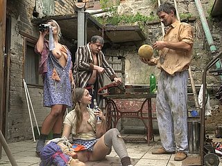 HORRORPORN - मुड़ परिवार