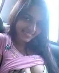 Desi Payal Sharma Broad in the beam Gut bachi Ayam Sedot Blowjob di Mobil