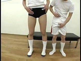 หญิงสูงและคนสั้น ๆ (เซ็นเซอร์)