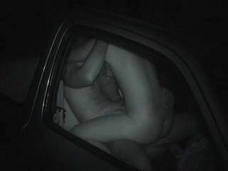 Voyeur parka beberapa di dalam mobil