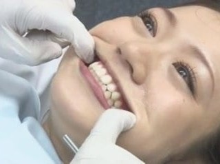 Semen Avalant au bureau du dentiste