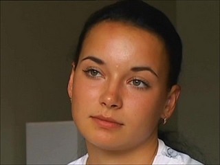 روسی ہے Maggie 19yo کے - ٹوڈے 2002