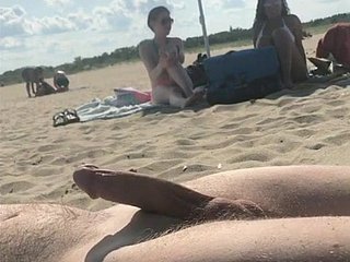 Dethrone Pantai Witty dan Cumming (bukan milikku)