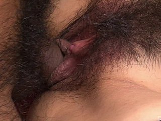 女性の毛深い女は、男性のすべてのカップルが一緒にプレイしたいです